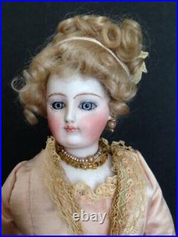 147 French Fashion doll poupee. Rare Louis Doleac. ANTIQUE. Petite. Exquisite