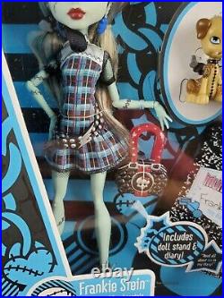 Monster High Doll Signature 1st Wave Frankie Stein 2010 Mattel N5948 RARE NEW