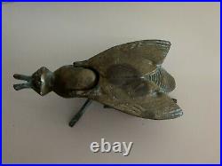 RARE LARGE ANTIQUE VINTAGE BRASS FLY TRINKET BOX ASHTRAY Mouche en laiton