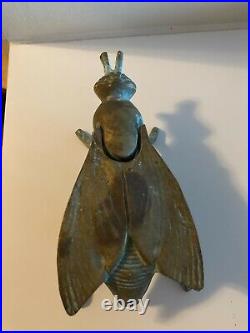 RARE LARGE ANTIQUE VINTAGE BRASS FLY TRINKET BOX ASHTRAY Mouche en laiton