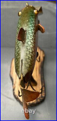 Vintage Creek Chub Fin Tail Shiner Antique Lure. Rare Red Side Shiner Finish