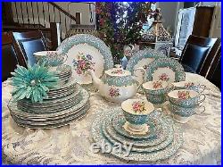 Vintage Rare Royal Albert Enchantment 1950 Dinnerset for 6 (32 Pieces)