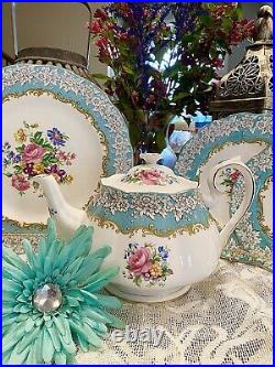 Vintage Rare Royal Albert Enchantment 1950 Dinnerset for 6 (32 Pieces)