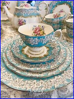 Vintage Rare Royal Albert Enchantment 1950 Dinnerset for 6 (32 Pieces)