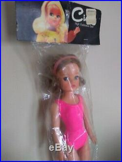 Vintage Sindy Doll Nrfb Ultra Rare Red Hair Trendy Girl Foreign Cindy Must See