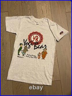 Vintage yogi bear t shirt 1995 small y2k cartoon Rare Cartoon Network